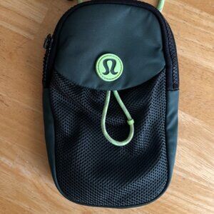 Lululemon Take It On Crossbody Pouch Travel Bag Adjustable Handbag - Green